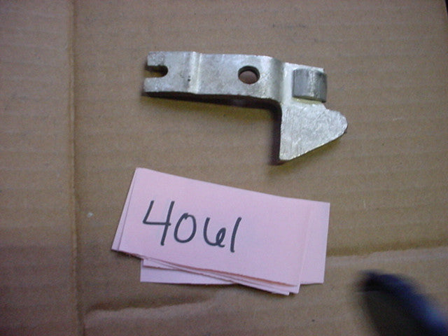 RHS 682C829G01, LHS 682C829G02, DS Stationary Arcing Contacts