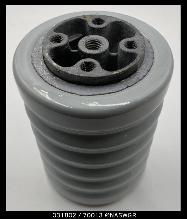 031802 / 70013 Insulator 6"