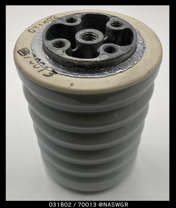 031802 / 70013 Insulator 6"