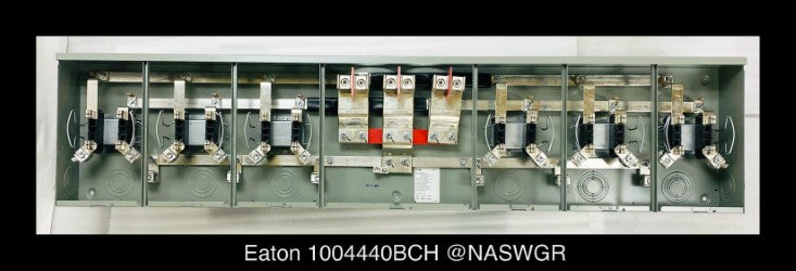 Eaton 1004440BCH Meter Socket - 200A/600V/1P3W/N3R - Unused