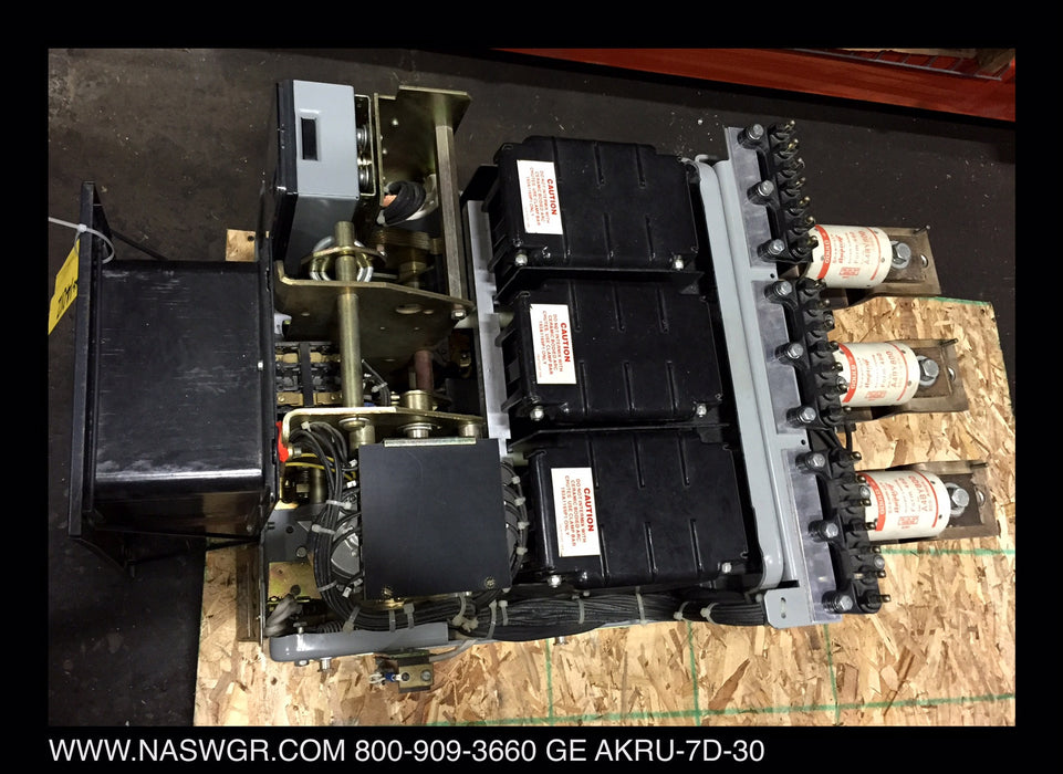 AKRU-7D-30 ~ GE AKRU-7D-30 Circuit Breaker 800 amp Fused Power Circuit Breaker EO/DO