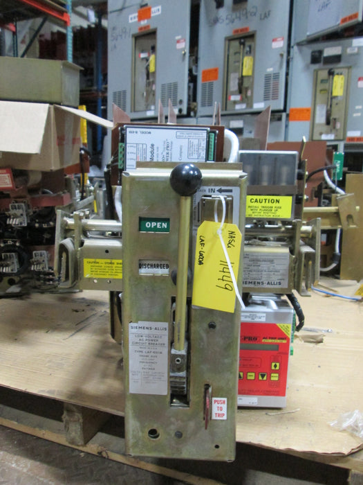 Siemens Allis LAF-600A Circuit Breaker
