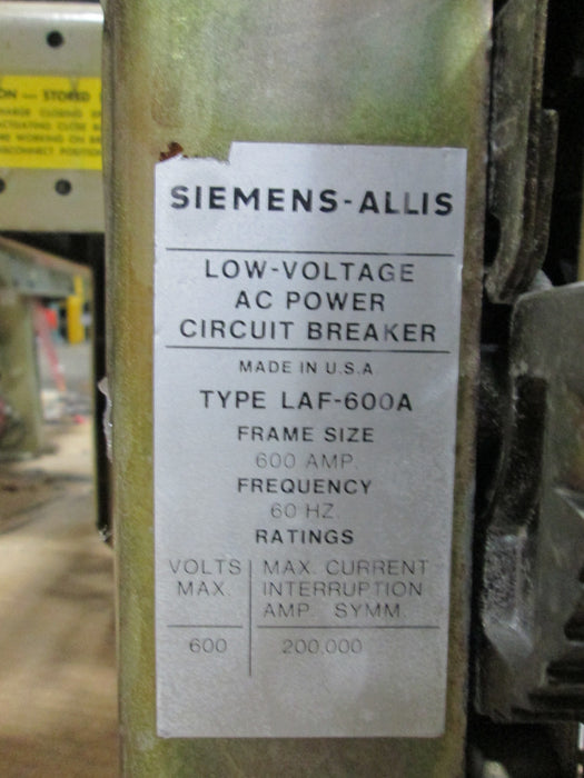 Siemens Allis LAF-600A Circuit Breaker