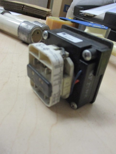 2A96112H21 - Cutler Hammer - Breaker Control Switch